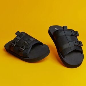 Reason‎ Buckle Strap Slides - Black Small NWT in packaging